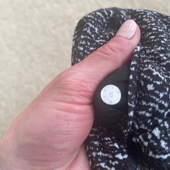 Lululemon Wunder Under High-Rise Crop 23" size 6 - Picture 2 of 4